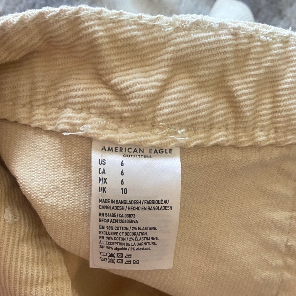 4/$30 Corduroy Cream Women’s Shorts - Picture 3 of 4